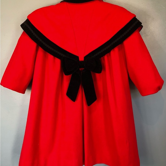 Red wool coat with black velvet trim and matching red wool bonnet. - Picture 4 of 9